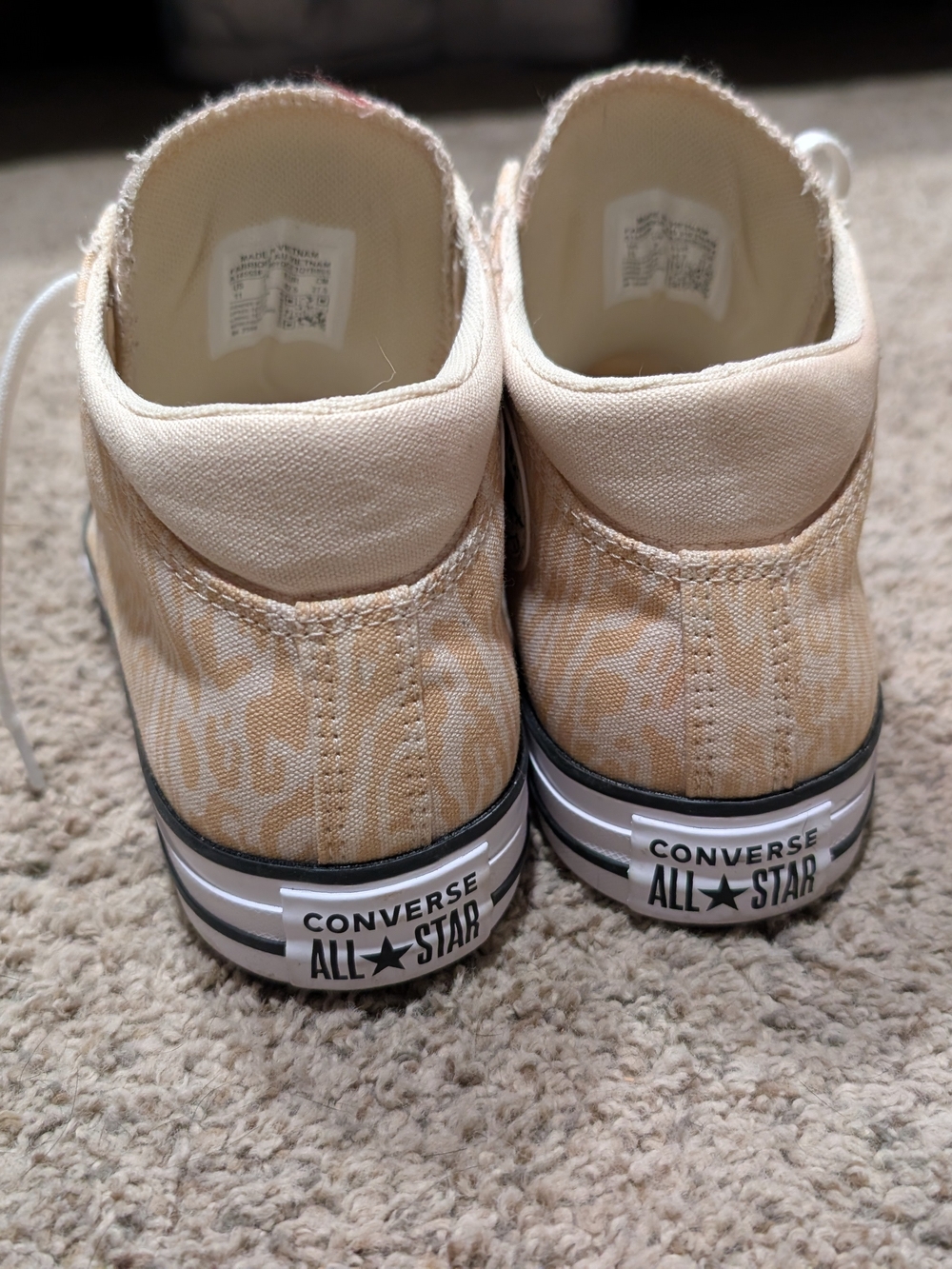 Converse - Picture 3 of 6